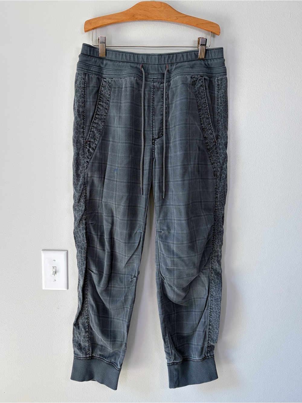 Anthropologie Kallie Gray Plaid & Leopard Lyocell Jogger Pants Travel Loungewear